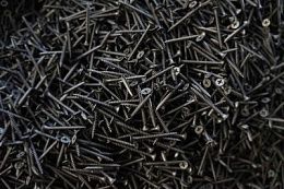 Саморез чёрный